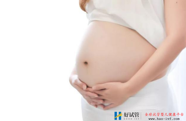 无腿女人不顾反对,做试管婴儿生下双胞胎,5年后的现状让人意外(图2) 无腿女人不顾反对,做试管婴儿生下双胞胎,5年后的现状让人意外(图2)