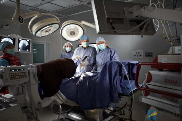 泰国康民国际医院(图4) 胚胎移植手术台