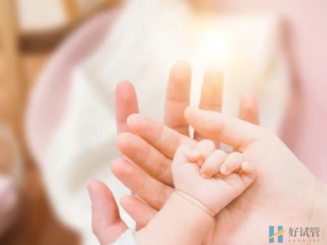 母乳喂养的十大好处盘点,宝宝和产妇都会受益(图3) 母乳喂养可以减少开支