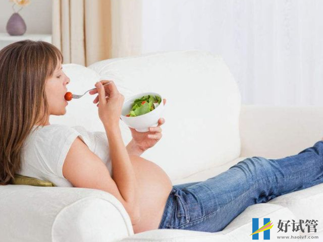 孕期睡觉姿势看男女有诀窍,偏爱左侧睡不一定就是男孩(图1) 孕妇睡姿看生男生女