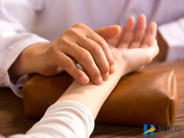 看孕妇手腕真能看出胎儿性别,过来人手把手教你测男女(图2) 摸手腕脉象可以看男女