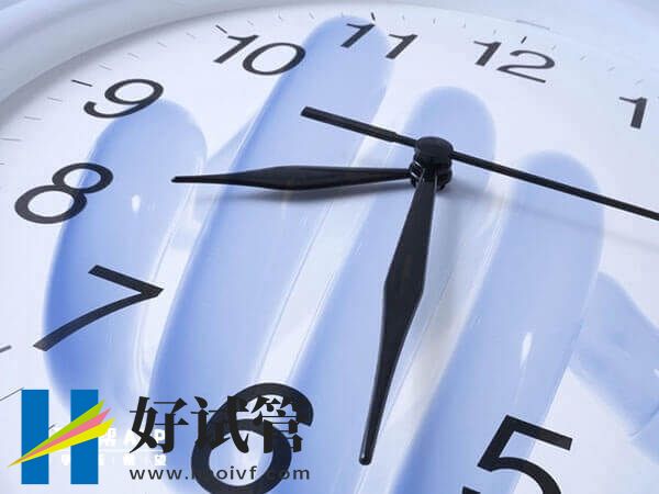 说明例假快来了的征兆有哪些?出现腹痛、水肿请备好卫生巾(图1) 快要来姨妈的症状有哪些